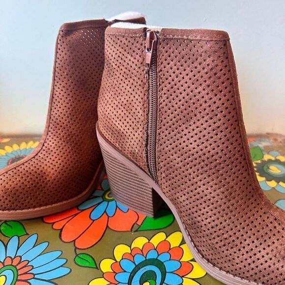 Faux Suede Brown heeled ankle booties - Picture 2 of 6